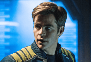 克里斯·派恩在《星际迷航:超越星辰》中饰演柯克船长