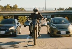 巴里S3 Ep 6摩托车追逐高速公路